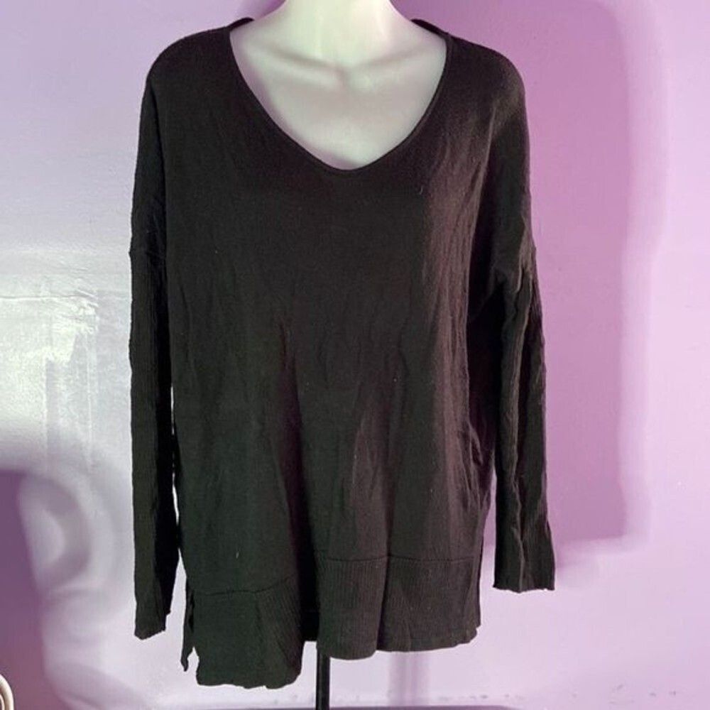 Time and Tru Women's Sweater M – Black Scoop Neck Long Sleeve Pullover